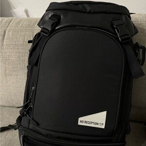 Like new No Reception Club getaway bag with lunch bag